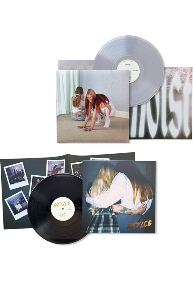 Amazon.com: Wet Leg [歌詞・解説書封入 / ボーナストラック2曲追加